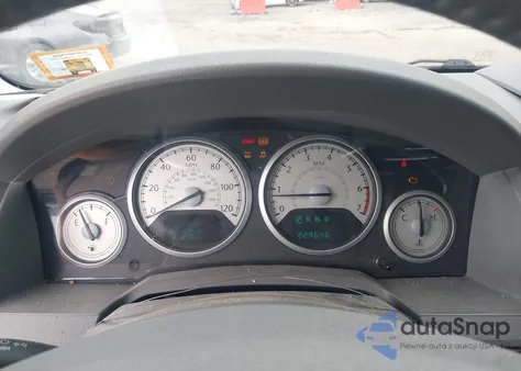 2010 Chrysler Town & Country Touring из США, поврежденный, VIN 2A4RR5D15AR152841